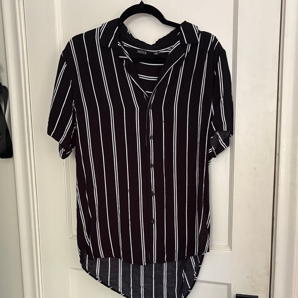 Black and White Striped Men's Casual Shirt